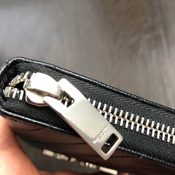 authentic SAINT LAURENT Black Wallet - Picture 7 of 7